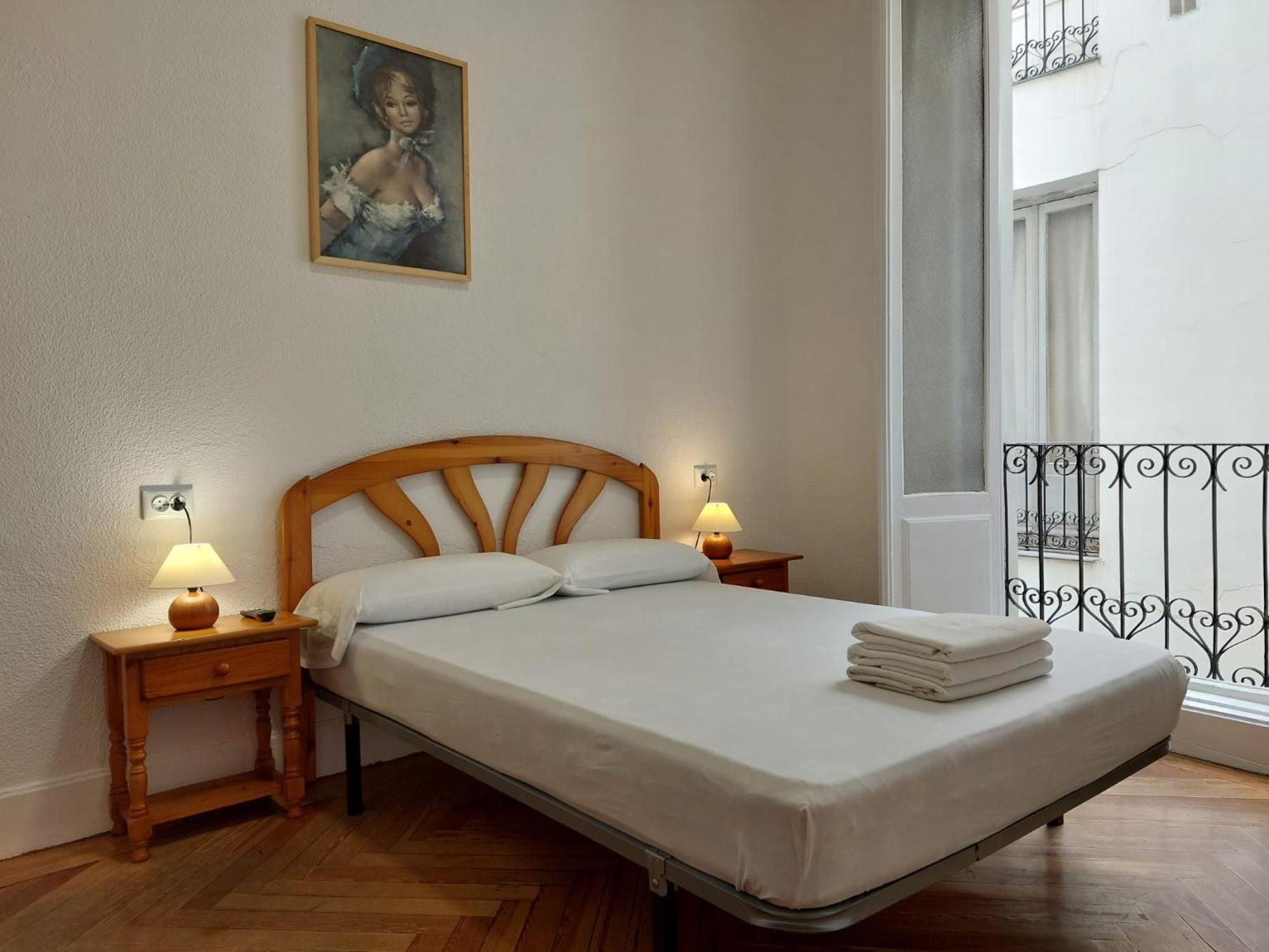 Hostal Miralva Madrid Bagian luar foto