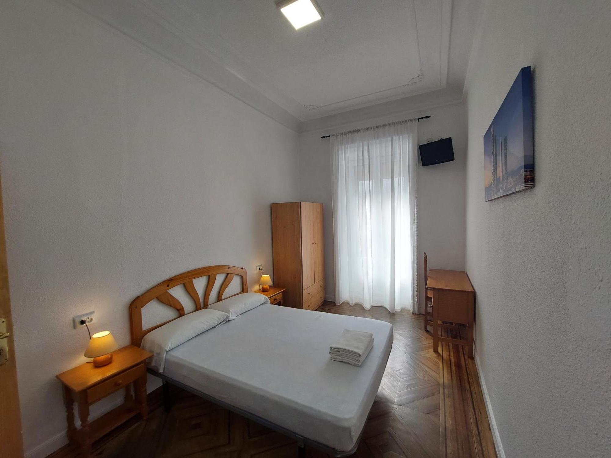 Hostal Miralva Madrid Bagian luar foto
