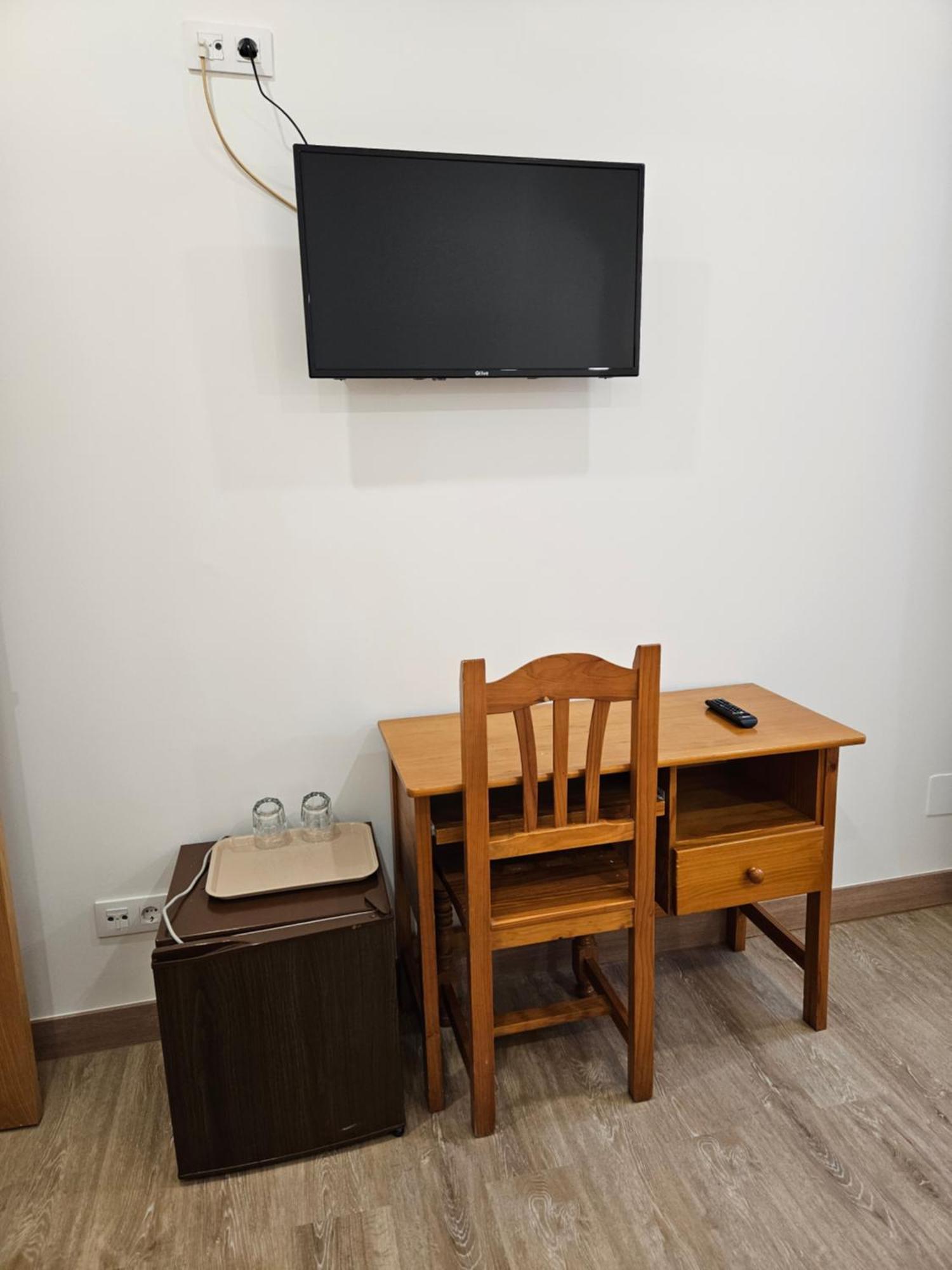 Hostal Miralva Madrid Bagian luar foto